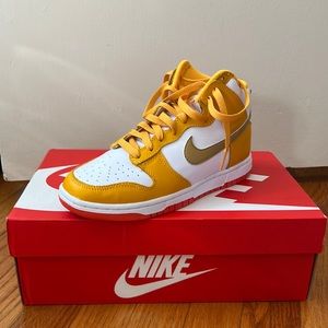 New Nike Dunks in Box size 7 women’s